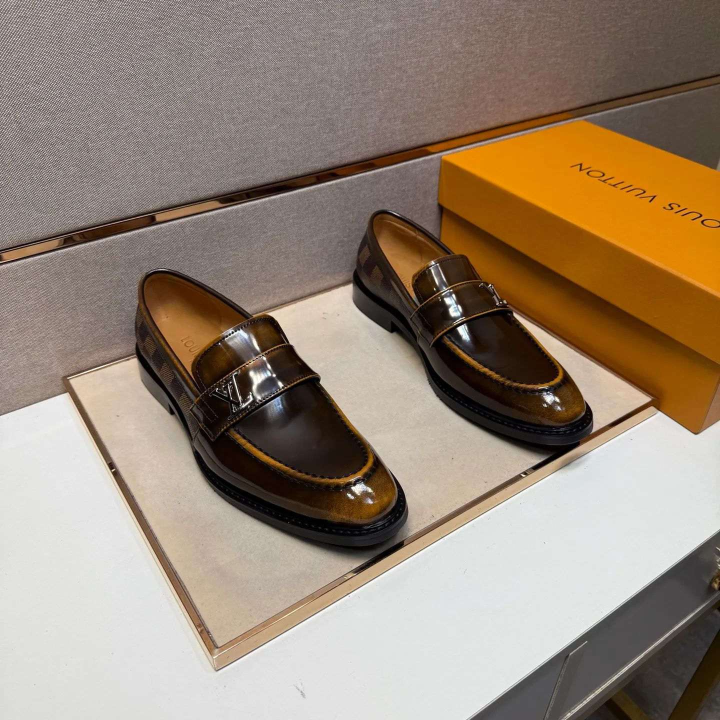 Men's men's shoes 💰pp462【LV～】Men's casual leather shoes 2025z cabinet sales simultaneously 🔶Size: 39-44#️⃣ 🔷2 colors🔜The upper is made of multi-material splicing➕Cow leather lining, comfortable and breathable, sole: original comfortable and wear-resistant outsole, ⚠️real thing📱photographed🎬real thing is better📢📢📢